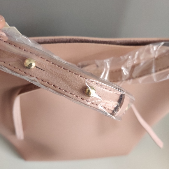 Kayla + Ava cross body bucket bag in blush pink - Picture 8 of 8